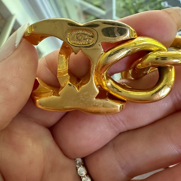 Vintage Chanel turn lock bracelet - Picture 11 of 14